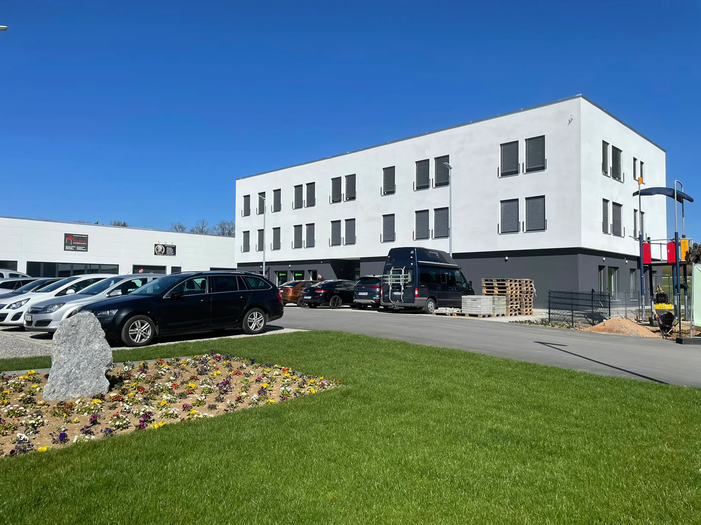 Bürogebäude in Burglengenfeld — Referenz der OLYMP Group